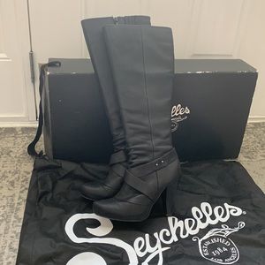 Seychelles Women’s Suspense Boot in Black, Size 8.5